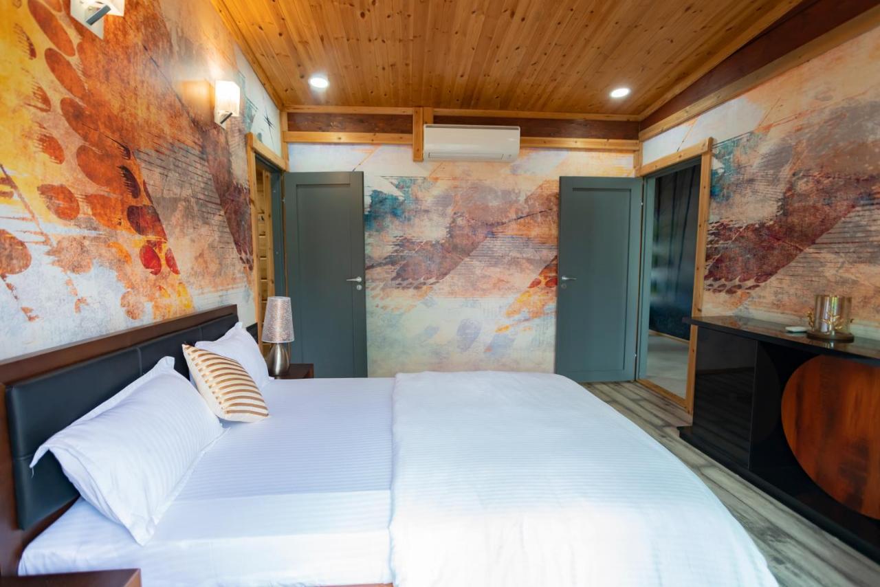 Saffronstays Paradise Pines, Dehradun - Cliff Villa With Valley & Forest Views Extérieur photo