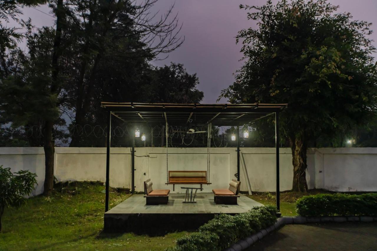 Saffronstays Paradise Pines, Dehradun - Cliff Villa With Valley & Forest Views Extérieur photo