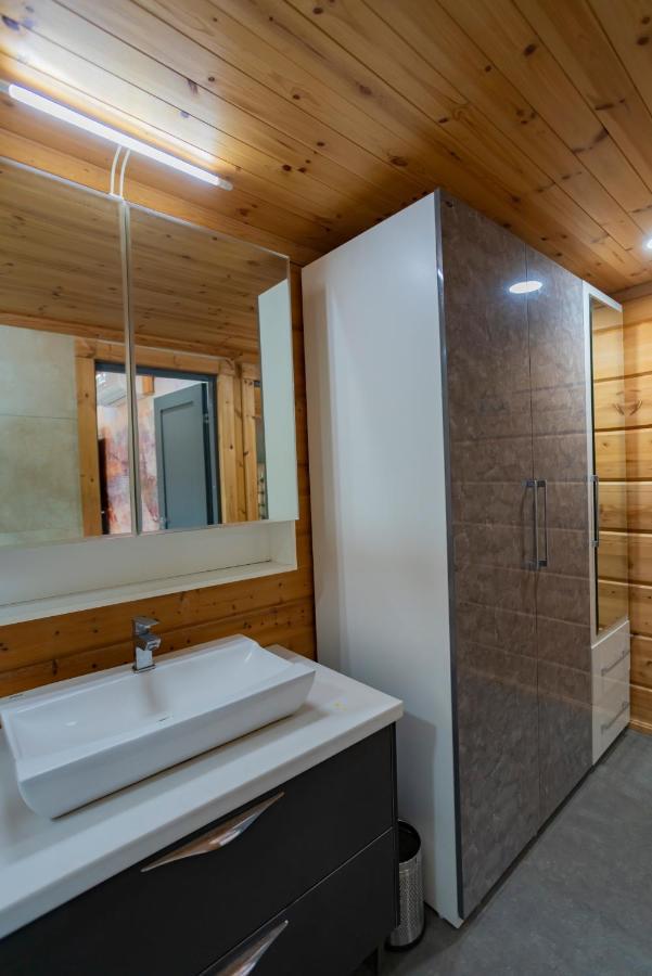 Saffronstays Paradise Pines, Dehradun - Cliff Villa With Valley & Forest Views Extérieur photo
